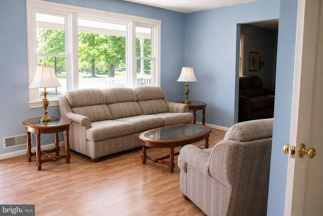 7087 LAKEVIEW DR, Warrenton, VA 20187
