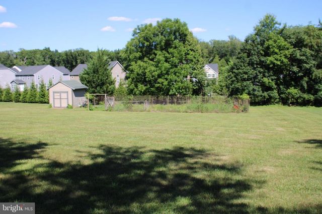 7087 LAKEVIEW DR, Warrenton, VA 20187