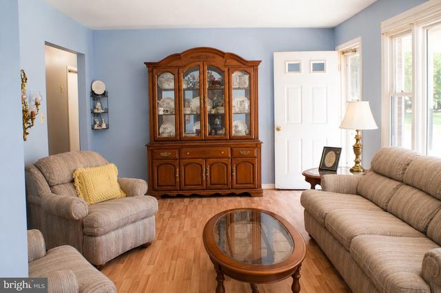 7087 LAKEVIEW DR, Warrenton, VA 20187