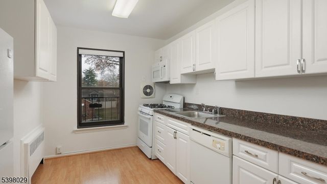 52 Sandra Circle 2B, Westfield Town, NJ 07090