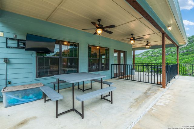 488 Canyon Oaks, Concan, TX 78838