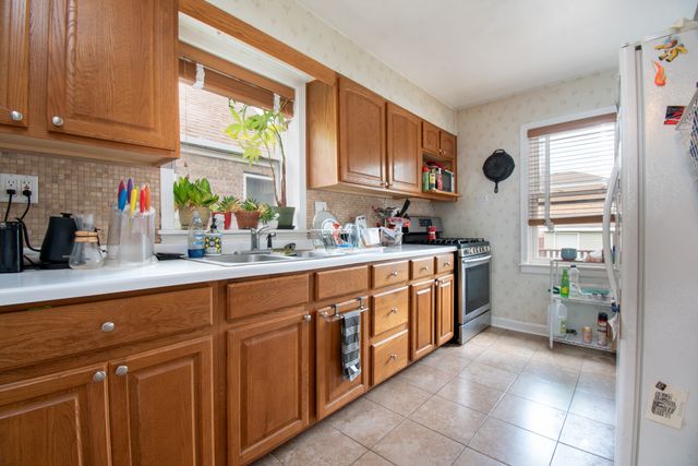 4538 W Wellington Avenue, Chicago, IL 60641