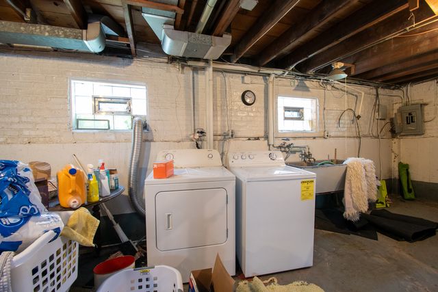 4538 W Wellington Avenue, Chicago, IL 60641