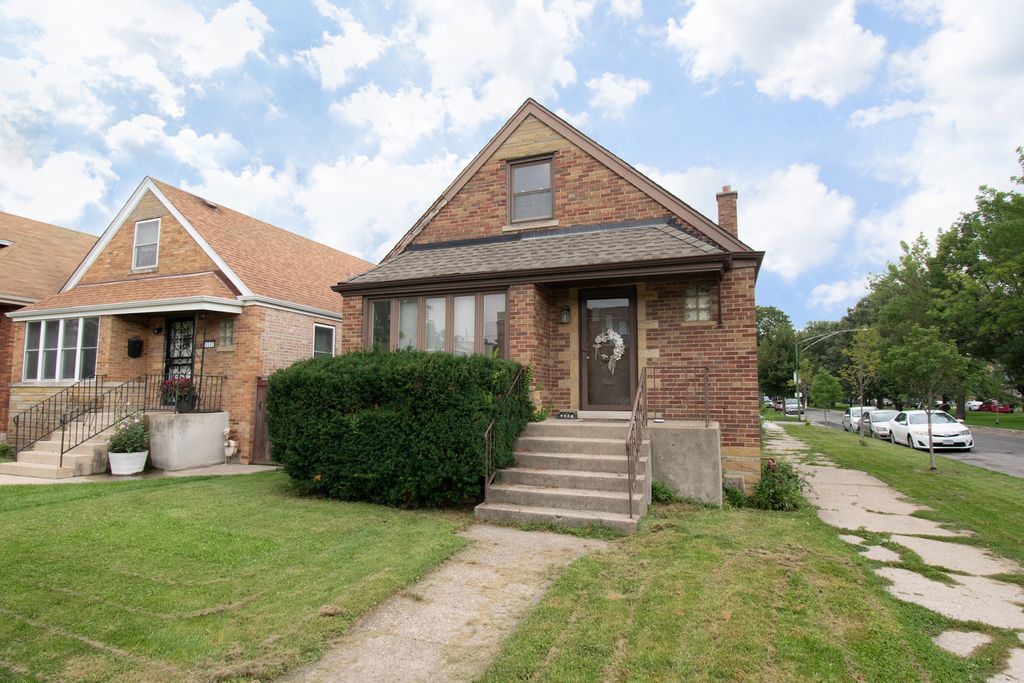 4538 W Wellington Avenue, Chicago, IL 60641