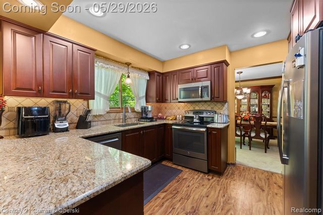 44962 Steeple Path, Novi, MI 48375