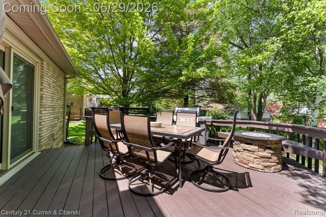 44962 Steeple Path, Novi, MI 48375