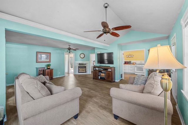 633 Haverhill Lane, Dallas, TX 75217