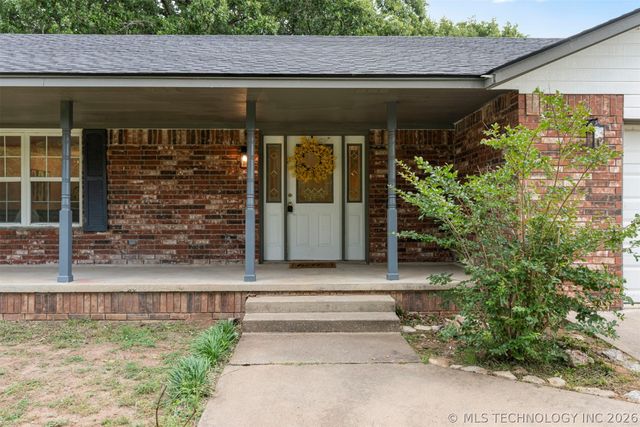 1604 N Delaware Street, Chouteau, OK 74337
