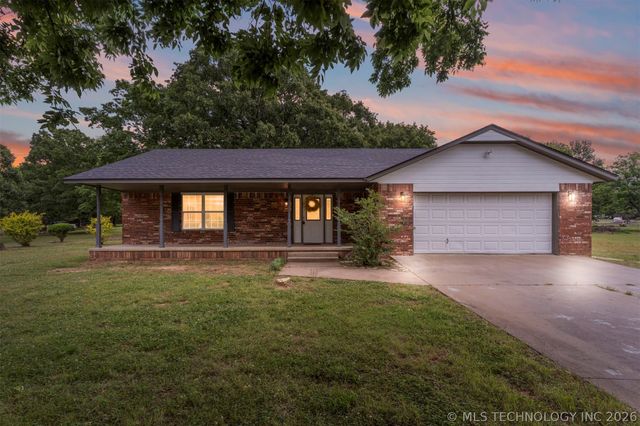 1604 N Delaware Street, Chouteau, OK 74337