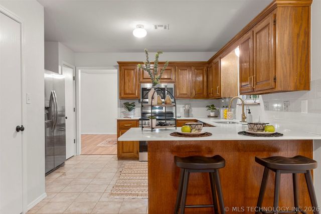 1604 N Delaware Street, Chouteau, OK 74337