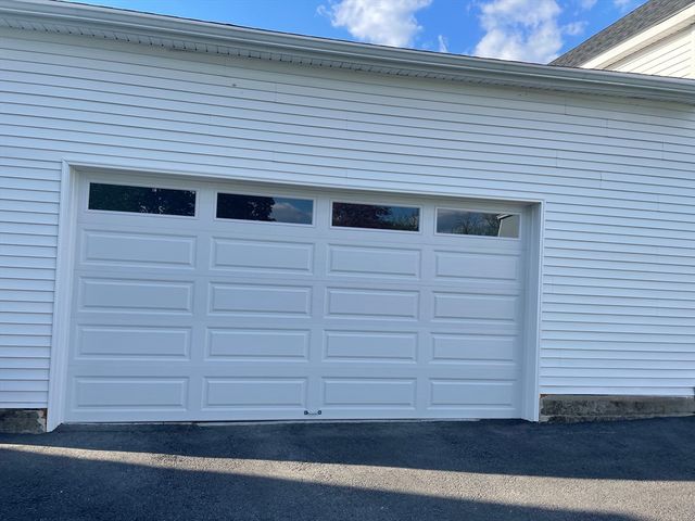 192 Hildreth St, Lowell, MA 01850