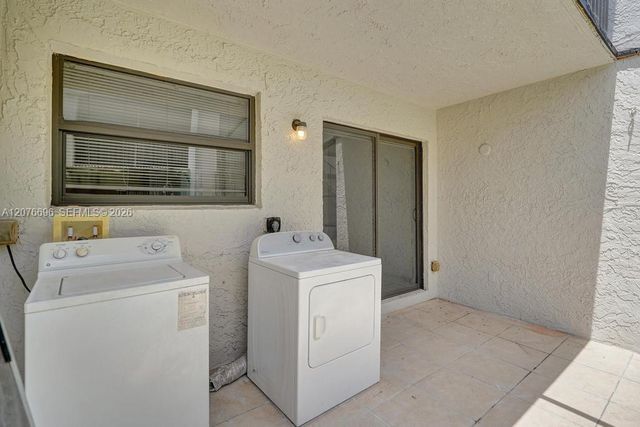 4511 Treehouse Lane B, Tamarac, FL 33319