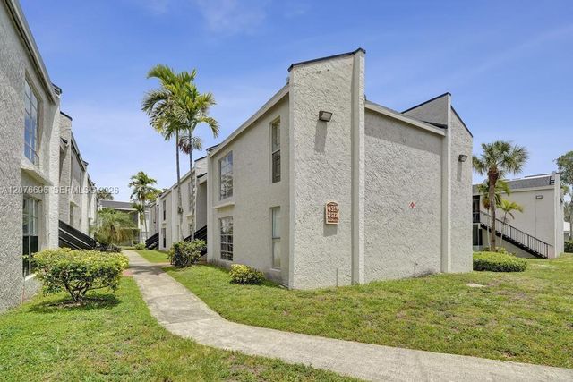 4511 Treehouse Lane B, Tamarac, FL 33319