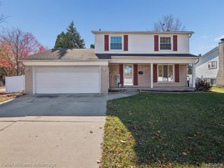 19071 Coachwood Road, Riverview, MI 48193