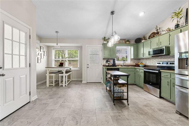 3705 Compton Woods Lane, Loganville, GA 30052