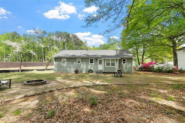 3705 Compton Woods Lane, Loganville, GA 30052