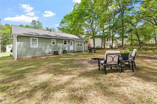 3705 Compton Woods Lane, Loganville, GA 30052