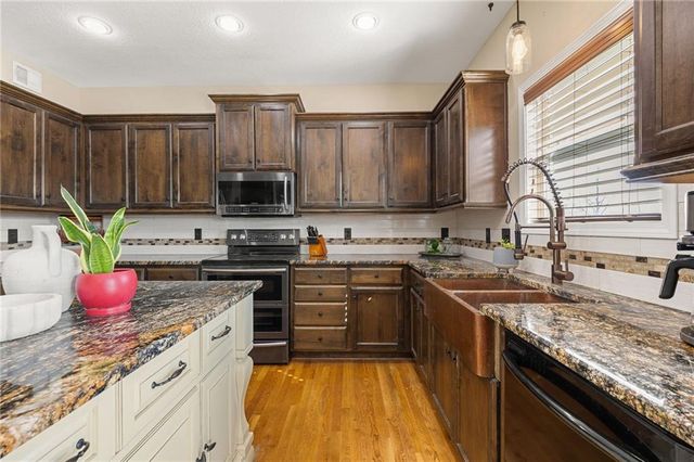 15409 Belmont Court, Basehor, KS 66007