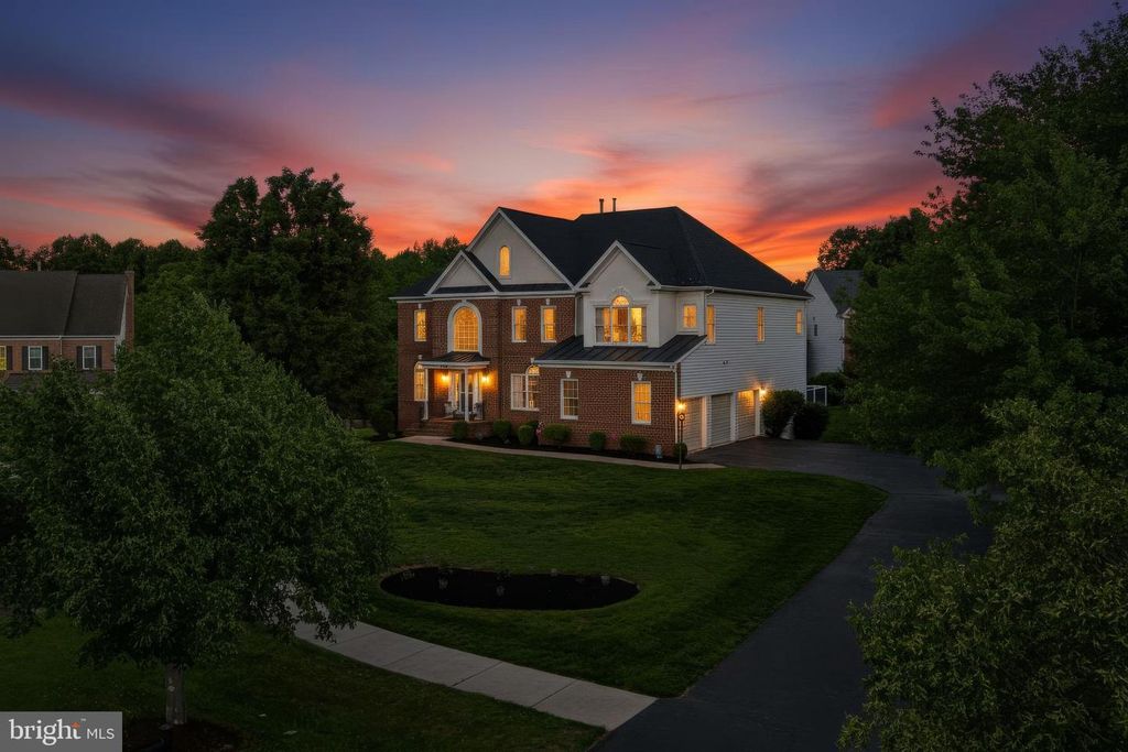 Image 1 of property listing at 16502 HARBOUR TOWN DR, Ashton, MD 20861