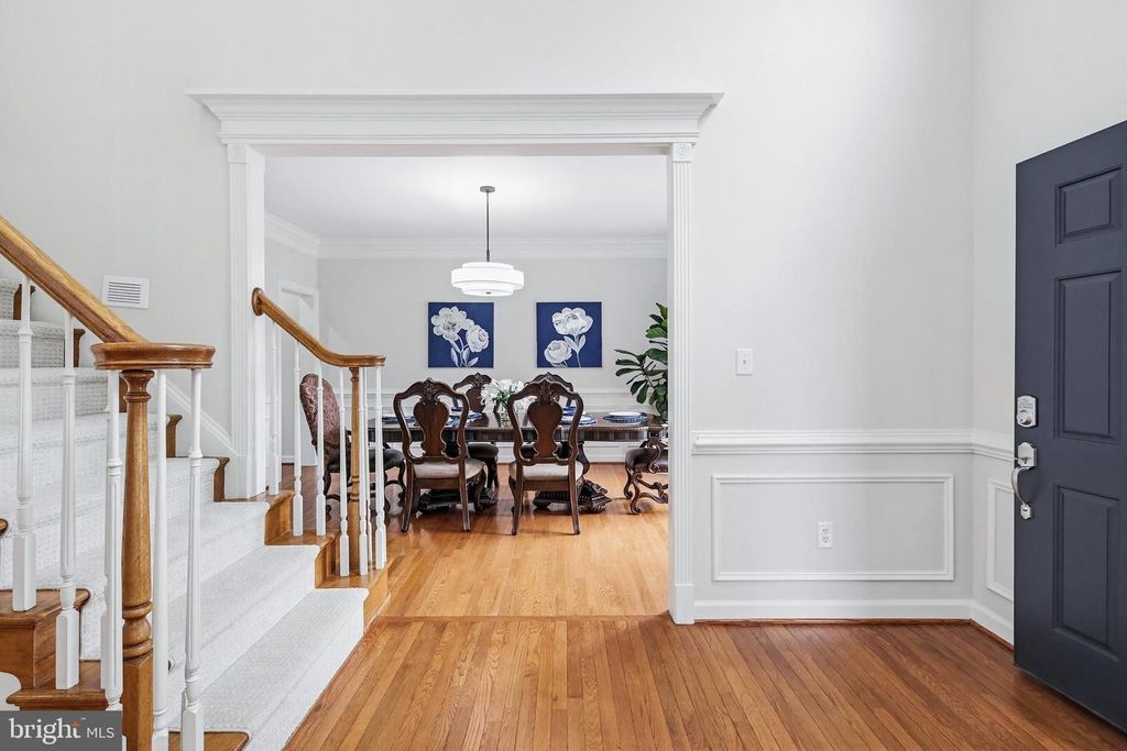 Image 12 of property listing at 16502 HARBOUR TOWN DR, Ashton, MD 20861