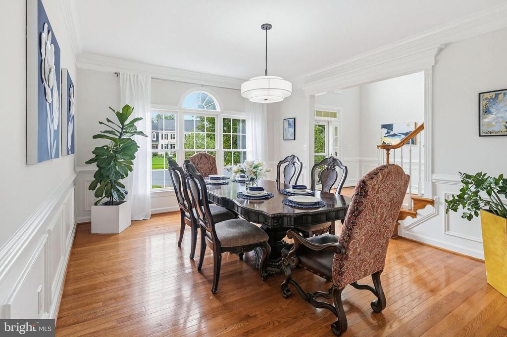 Image 13 of property listing at 16502 HARBOUR TOWN DR, Ashton, MD 20861