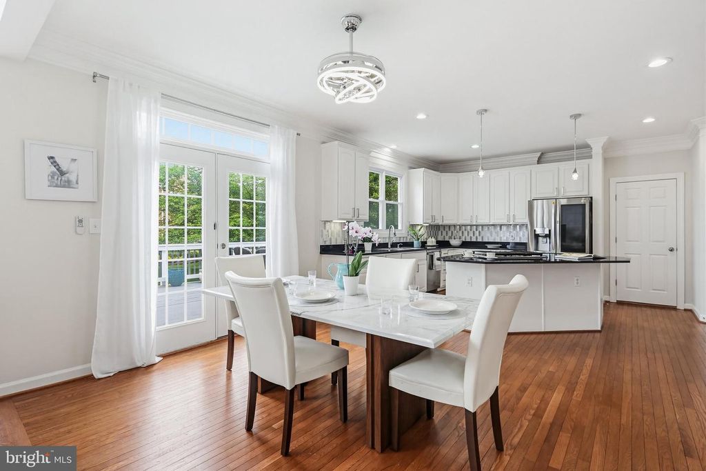 Image 20 of property listing at 16502 HARBOUR TOWN DR, Ashton, MD 20861