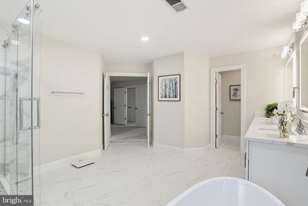 Image 30 of property listing at 16502 HARBOUR TOWN DR, Ashton, MD 20861
