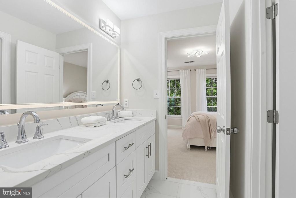 Image 38 of property listing at 16502 HARBOUR TOWN DR, Ashton, MD 20861