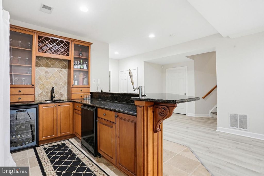 Image 51 of property listing at 16502 HARBOUR TOWN DR, Ashton, MD 20861