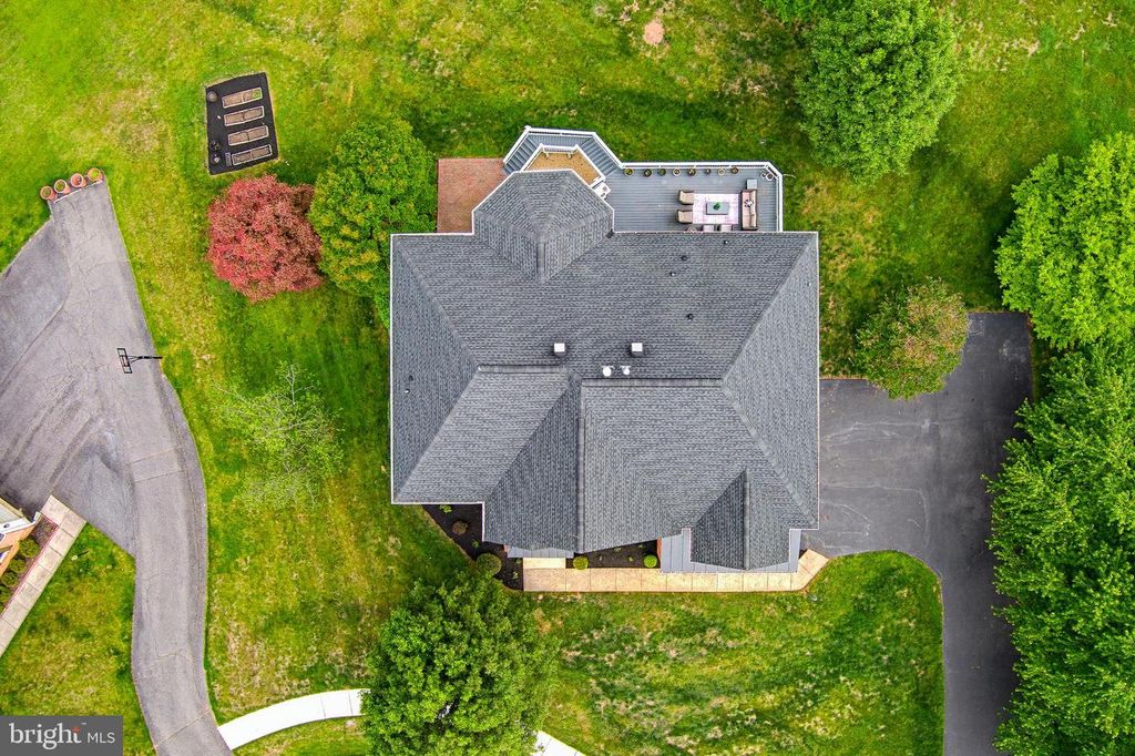 Image 56 of property listing at 16502 HARBOUR TOWN DR, Ashton, MD 20861