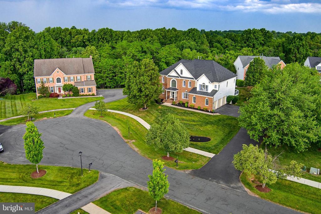 Image 59 of property listing at 16502 HARBOUR TOWN DR, Ashton, MD 20861