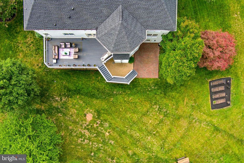 Image 60 of property listing at 16502 HARBOUR TOWN DR, Ashton, MD 20861