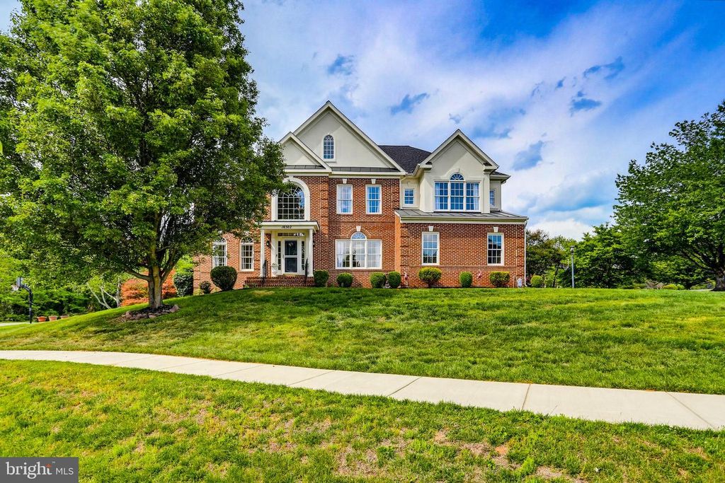 Image 63 of property listing at 16502 HARBOUR TOWN DR, Ashton, MD 20861