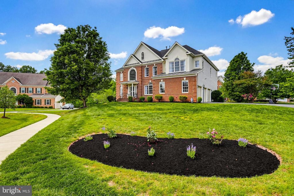 Image 65 of property listing at 16502 HARBOUR TOWN DR, Ashton, MD 20861