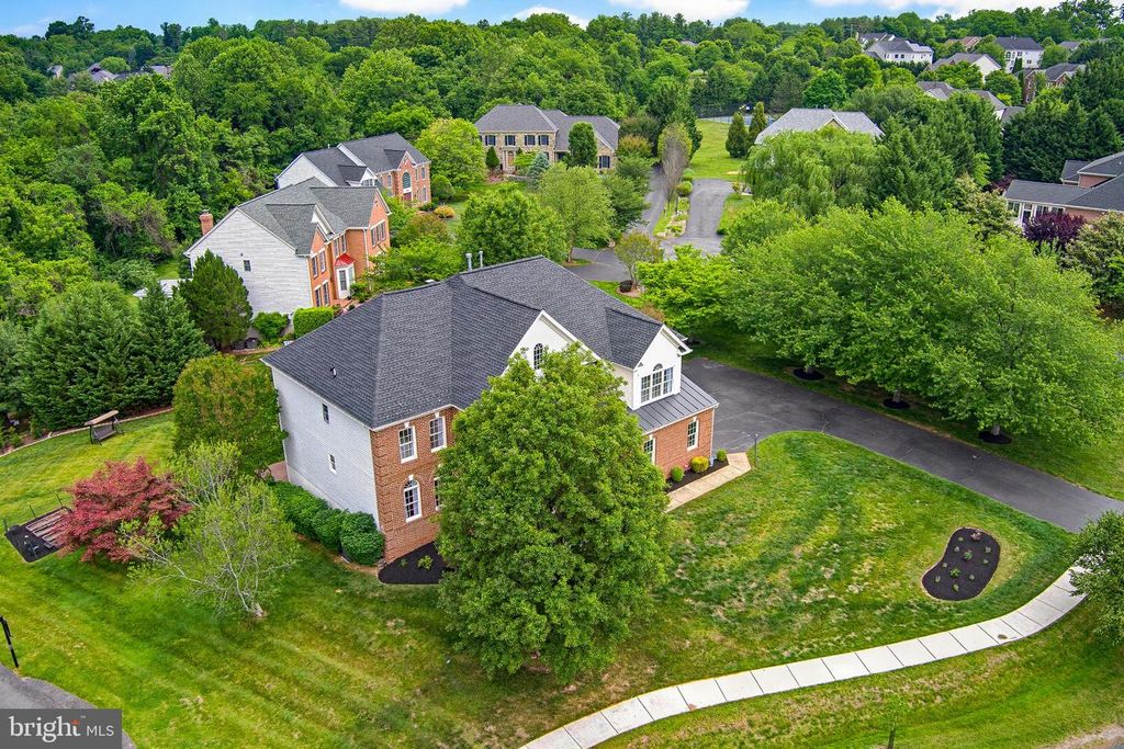 Image 67 of property listing at 16502 HARBOUR TOWN DR, Ashton, MD 20861