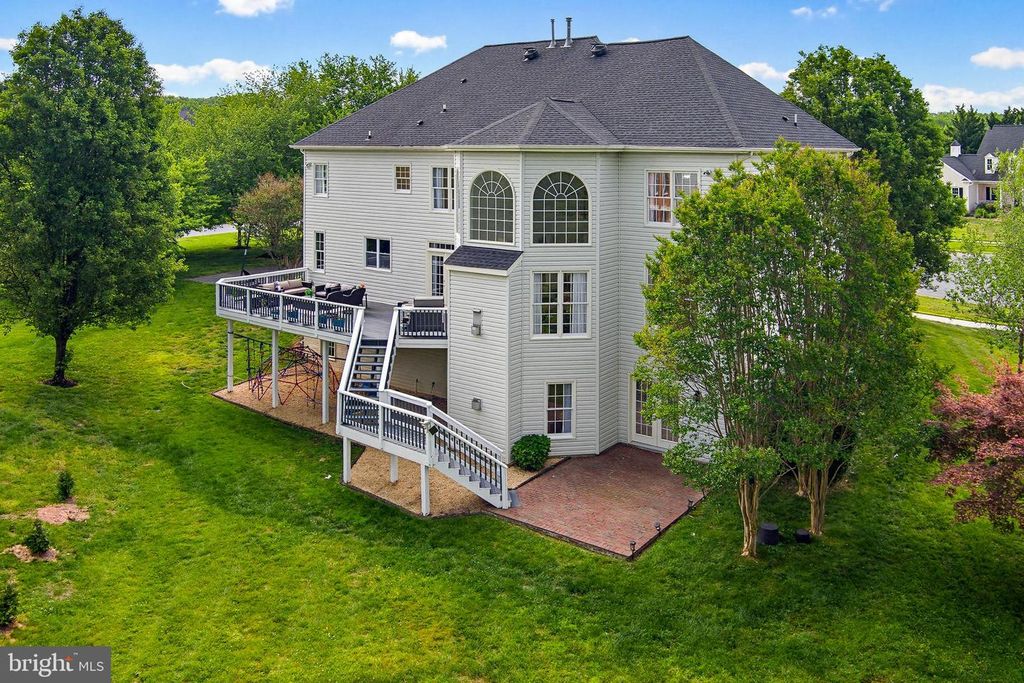 Image 71 of property listing at 16502 HARBOUR TOWN DR, Ashton, MD 20861