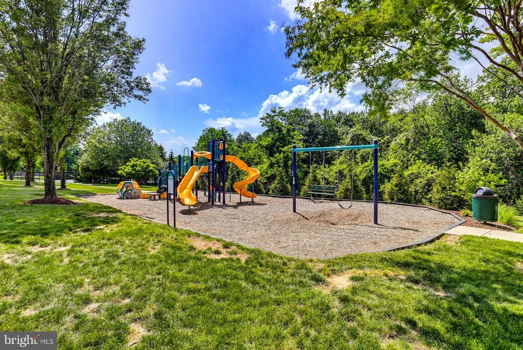 Image 74 of property listing at 16502 HARBOUR TOWN DR, Ashton, MD 20861