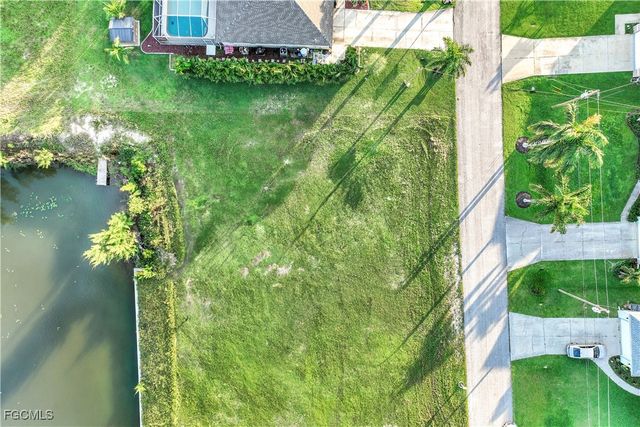 1305 NW 20th CT, Cape Coral, FL 33993