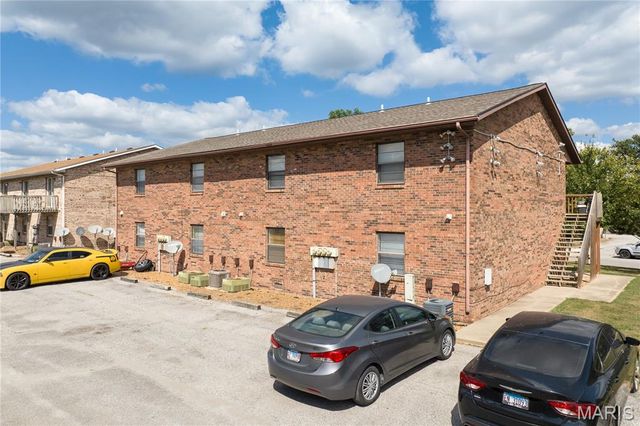 1 Pheasantwood Drive, Belleville, IL 62226