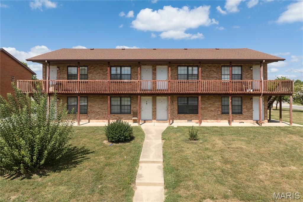 1 Pheasantwood Drive, Belleville, IL 62226