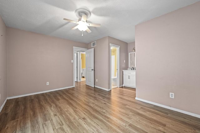 2124 Burton DR 204, Austin, TX 78741