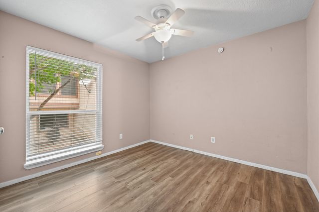 2124 Burton DR 204, Austin, TX 78741
