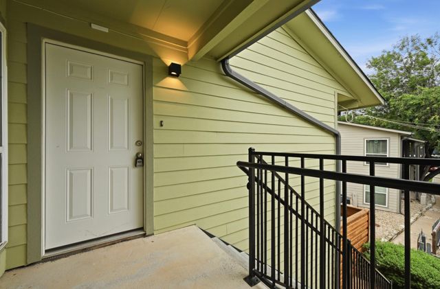 2124 Burton DR 204, Austin, TX 78741