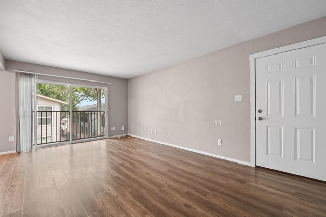 2124 Burton DR 204, Austin, TX 78741