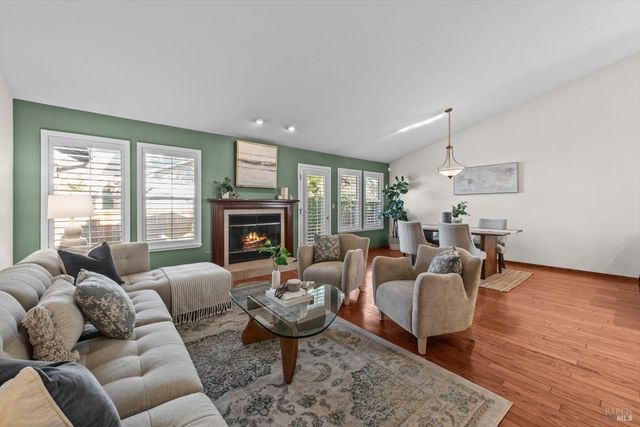 2004 Oak Cir, Yountville, CA 94599