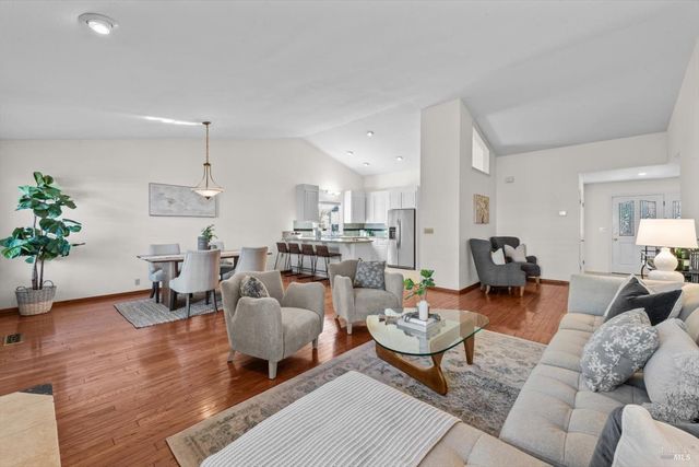 2004 Oak Cir, Yountville, CA 94599