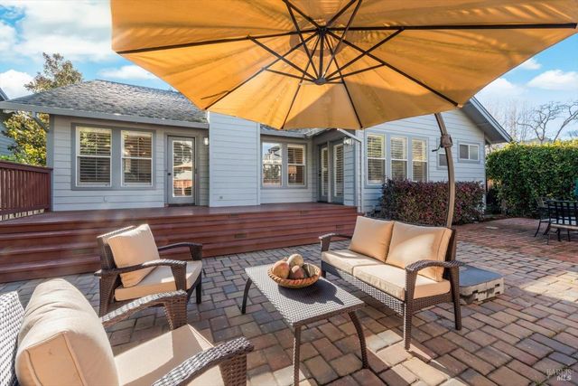 2004 Oak Cir, Yountville, CA 94599