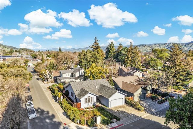 2004 Oak Cir, Yountville, CA 94599