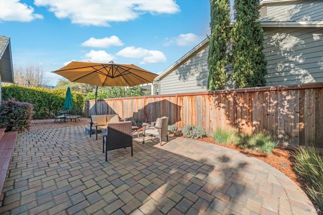 2004 Oak Cir, Yountville, CA 94599