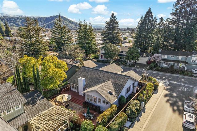 2004 Oak Cir, Yountville, CA 94599